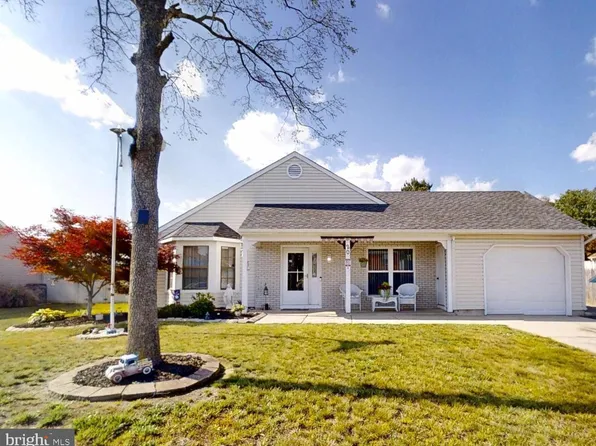 20 S Mars Dr, Sewell, NJ 08080
