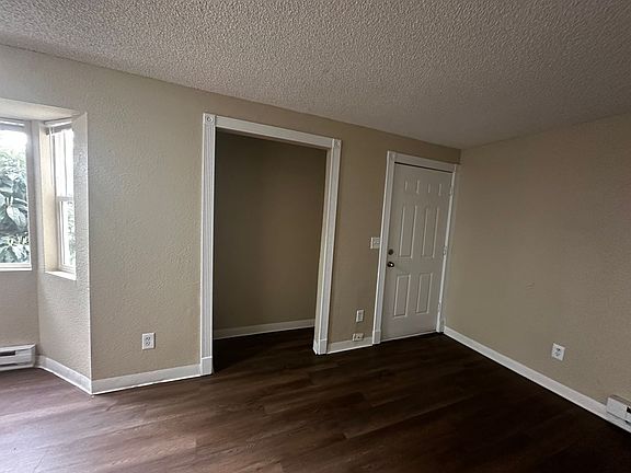 4th image of 3339 S Ainsworth Ave #4