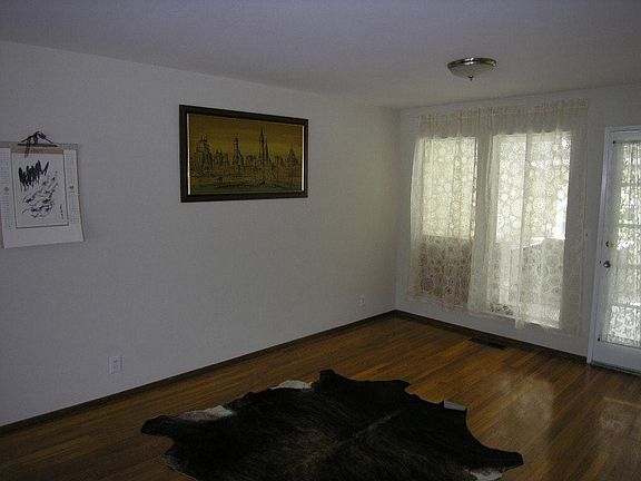 5th image of 860 S Mary Ave