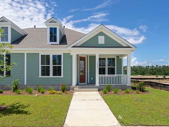 1052 Longwood Bluffs Circle