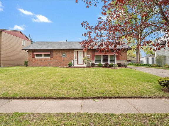 3rd image of 2819 Sunset Dr