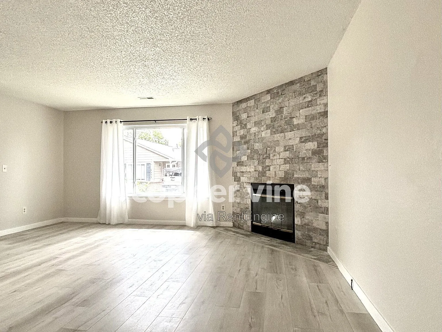 3 bed, 1.5 bath, 1404 sqft, $2,675 — Photo 4