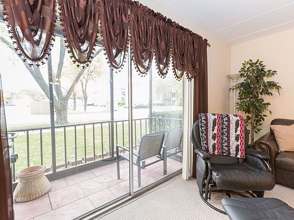 3rd image of 17510 Cedar Ln #103