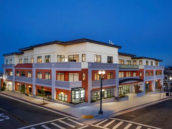 520 Lighthouse Ave #205, Pacific Grove, CA 93950