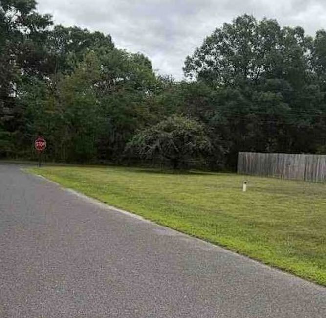 Exterior Neighborhood (street photo)