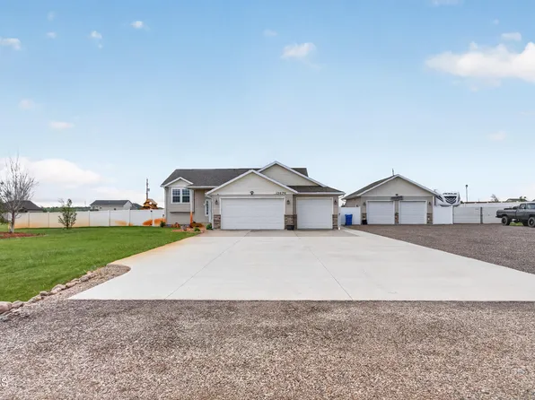 13676 Cherry St NW, Williston, ND 58801