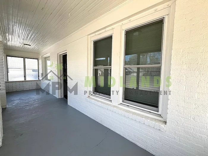 2326 Stark St #A — Photo 5