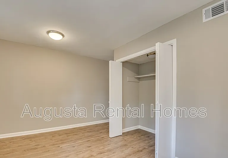148 Chalet North Ct #148 — Photo 12