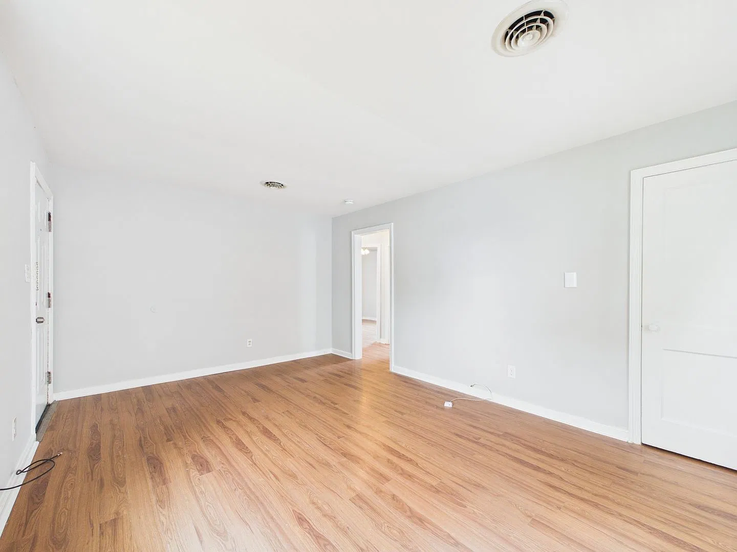 2 bed, 1.0 bath, 725 sqft, $1,495 — Photo 3