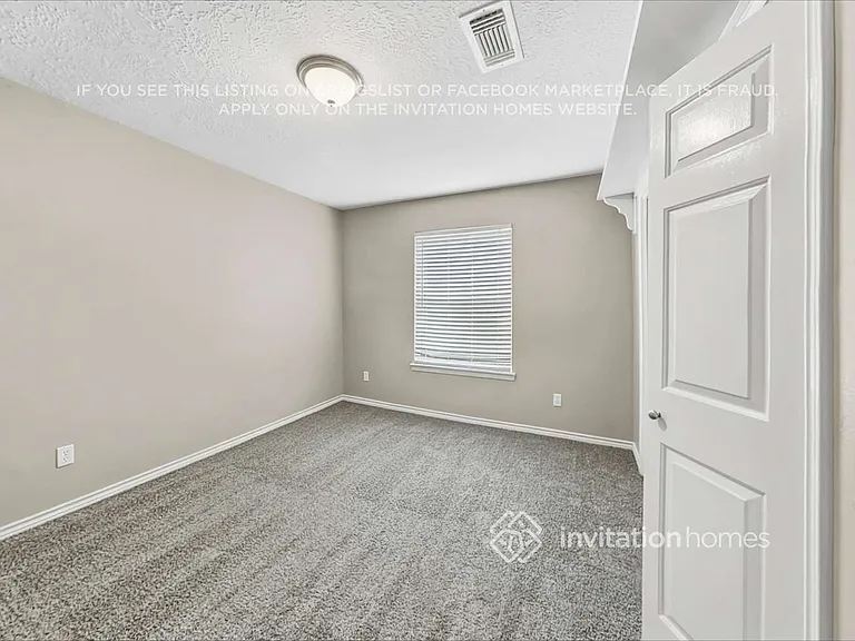 2721 Leroy St — Photo 16