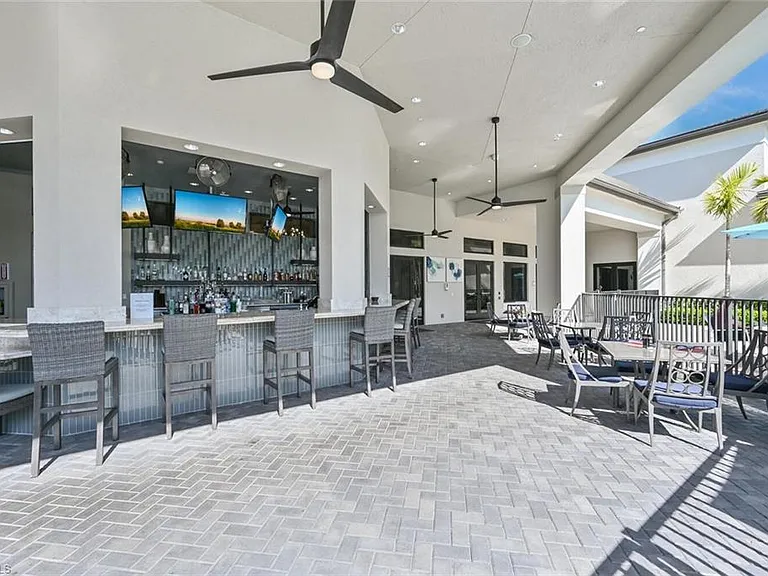 28496 Burano Dr — Photo 34
