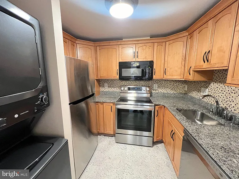 6300 Stevenson Ave #1113 — Photo 10