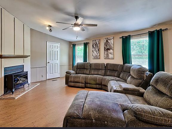 2nd image of 2643 Shelton Rd