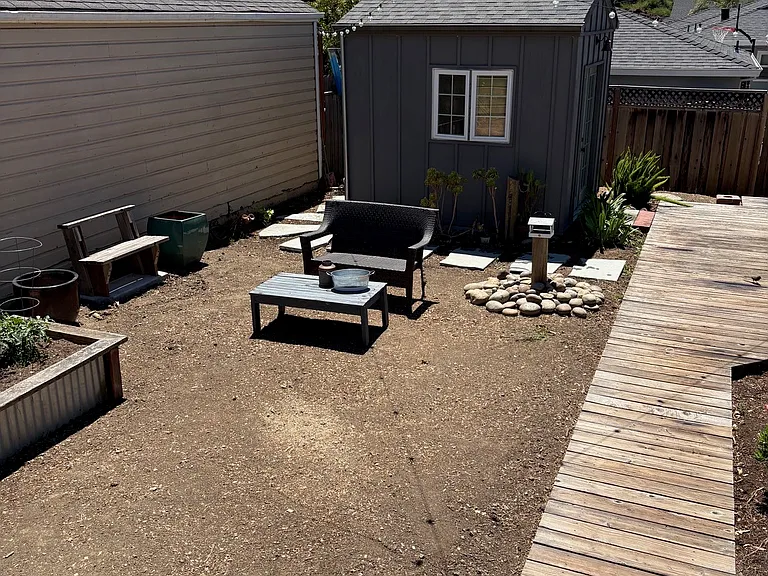 555 N 20th St — Photo 32