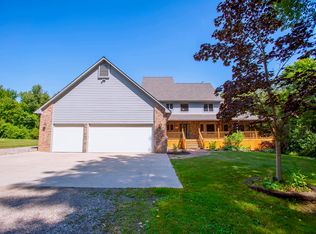 3123 Old Plank Rd, Milford, MI 48381
