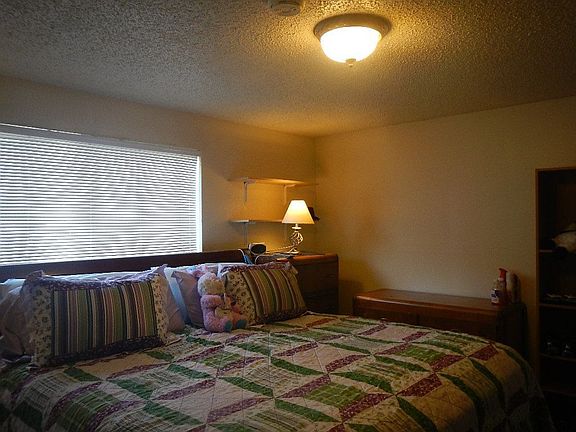 5th image of 528 Grizzly Ct SE