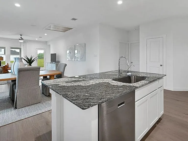 7943 Cavour Dr — Photo 4