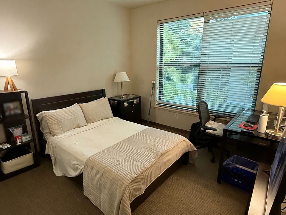 1st image of 895 Campus Dr #203B