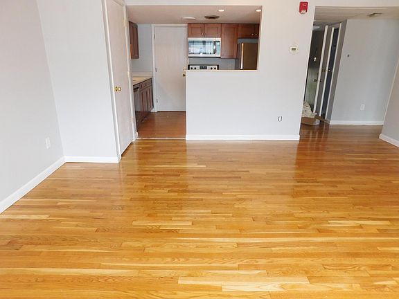 5th image of 530 Vfw Pkwy APT 107