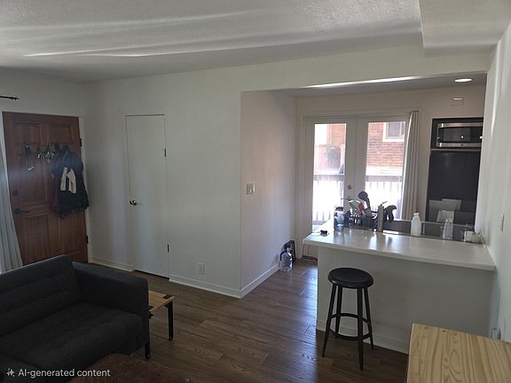 3rd image of 2319 Carleton St APT B