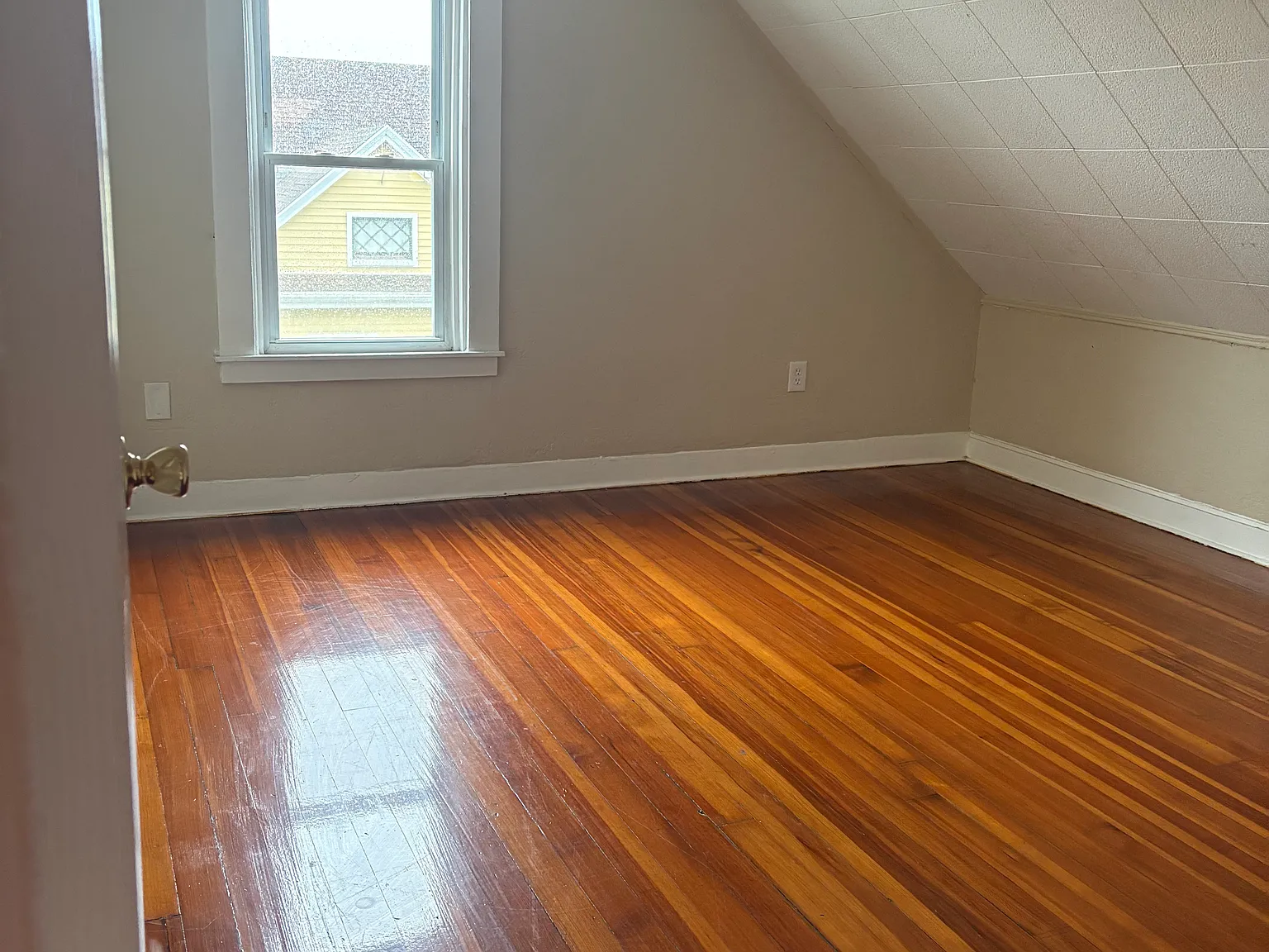 2 bed, 750 sqft, $1,400 — Photo 4