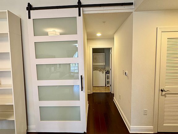 4th image of 628 Cleveland St APT 1103