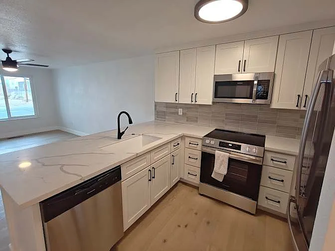5290 Echo Ave — Photo 3