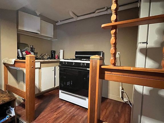 4th image of 104 N Marshall St #106