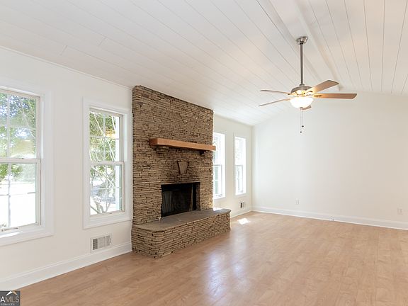 4th image of 533 Arnold Mill Rd