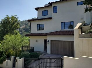 12372 Viewcrest Rd, Studio City, CA 91604