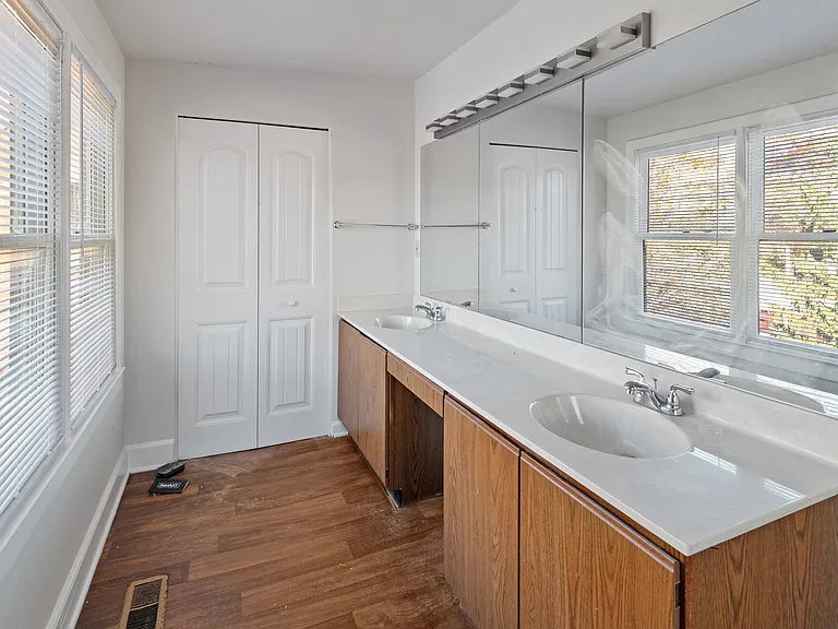 531 W Ormsby Ave #4 — Photo 15