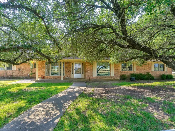 1051 Fm 67, Covington, TX 76636