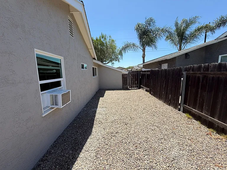 6315 Lake Arago Ave — Photo 32