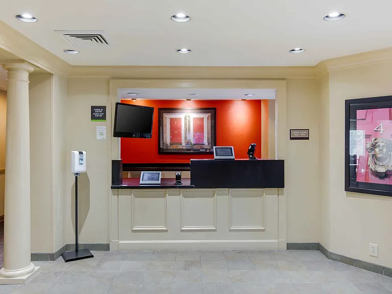Lobby and Guest Check-in