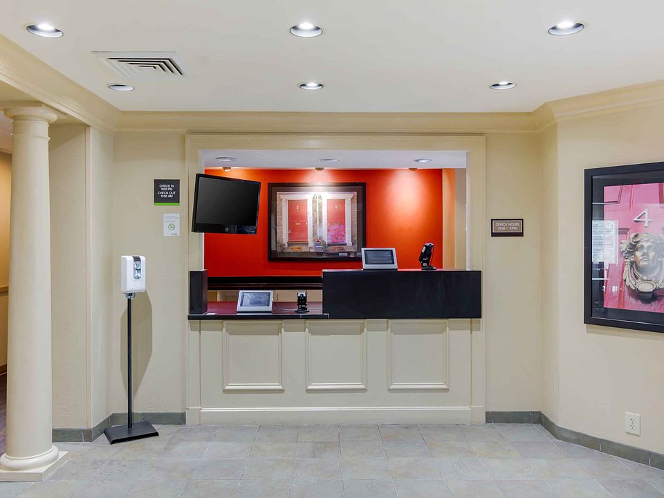 Lobby and Guest Check-in