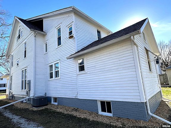 3rd image of 218 Duffield Ave