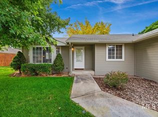 1715 E Oakcrest Dr, Meridian, ID 83646