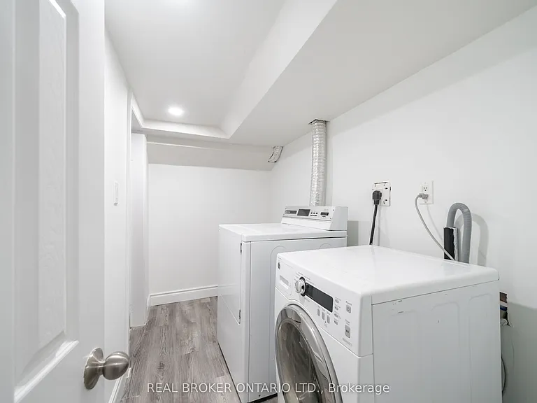 12 Villa Rd #BASEMENT — Photo 4