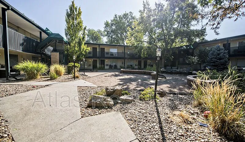 1 bed, 1.0 bath, $1,095 — Photo 4