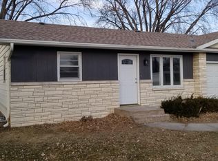 514 E Bismark Rd, Grand Island, NE 68801