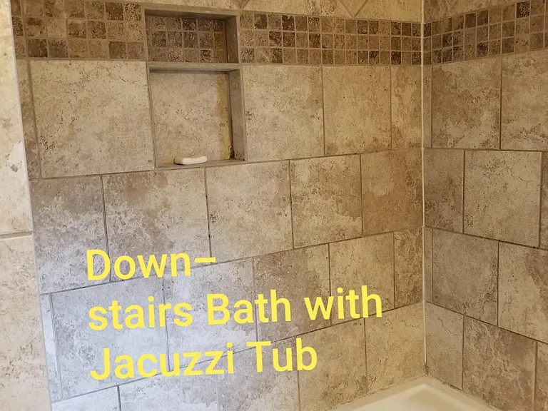 4825 Rolling Fields Dr — Photo 10