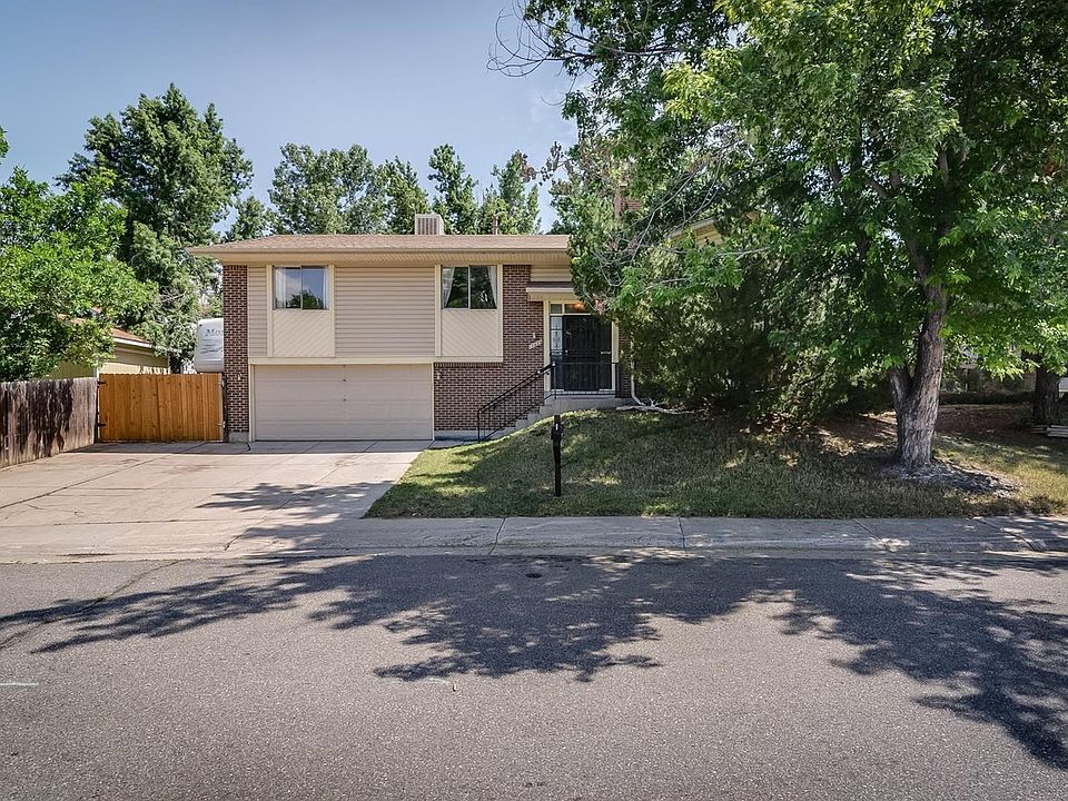Must see this well priced home in Hutchinson Heights! Located on a cul-de-sac.