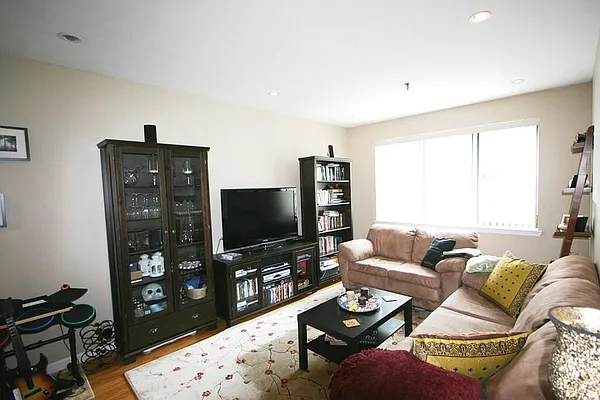 Rented by Corcoran | media 17