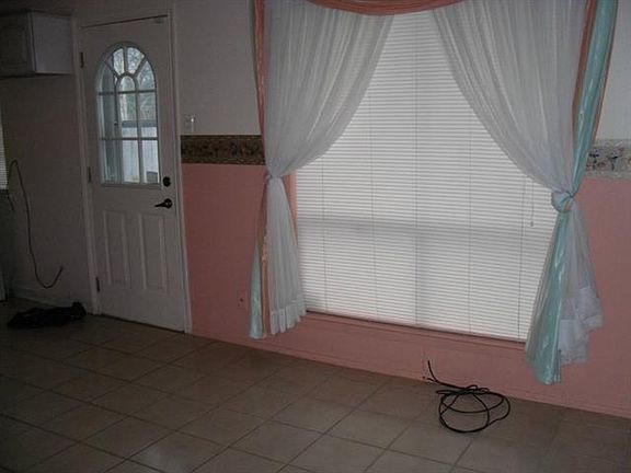 3rd image of 2233 Sussex Dr