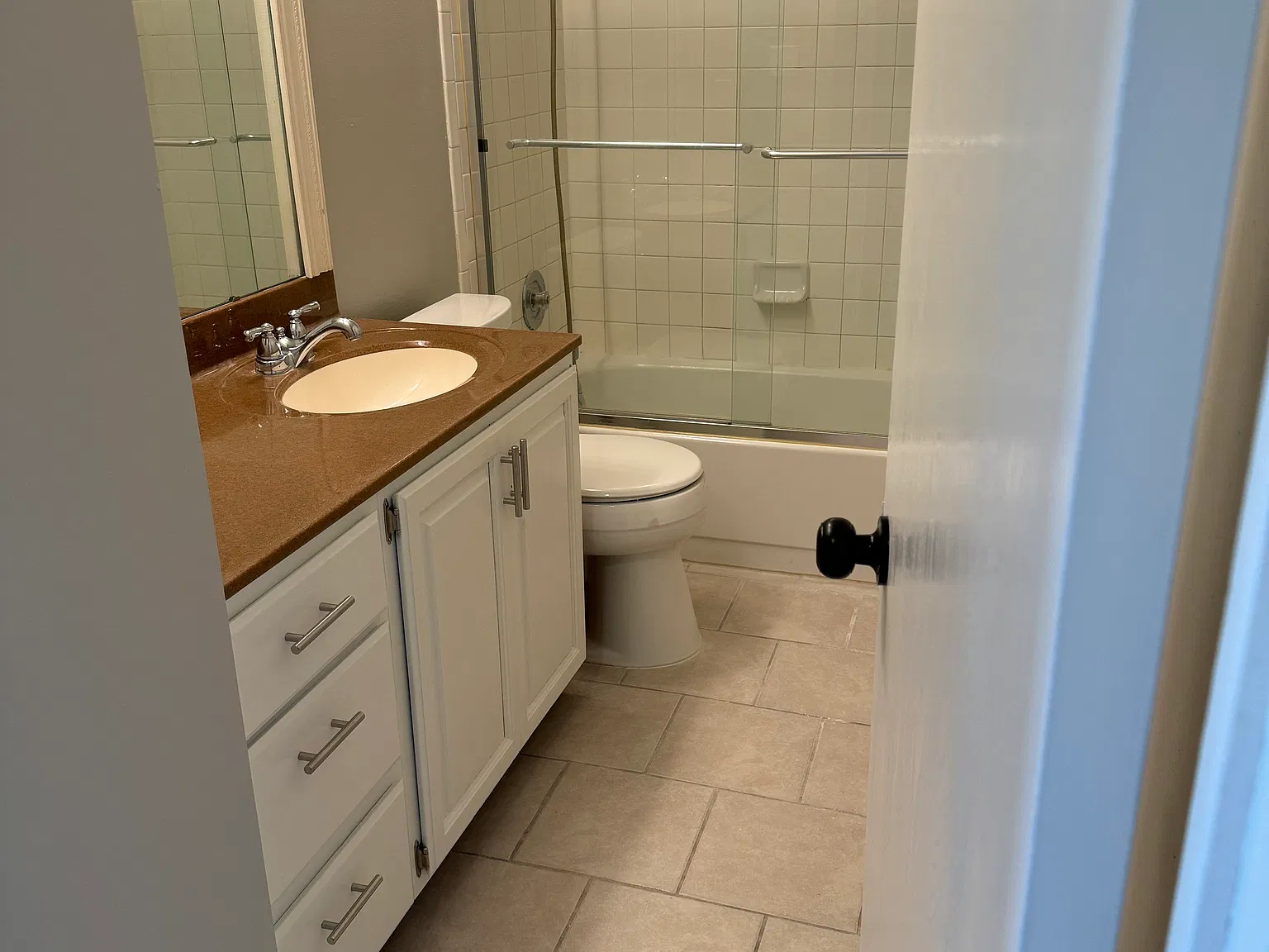 2 bed, 1.5 bath, 1164 sqft, $1,700 — Photo 4