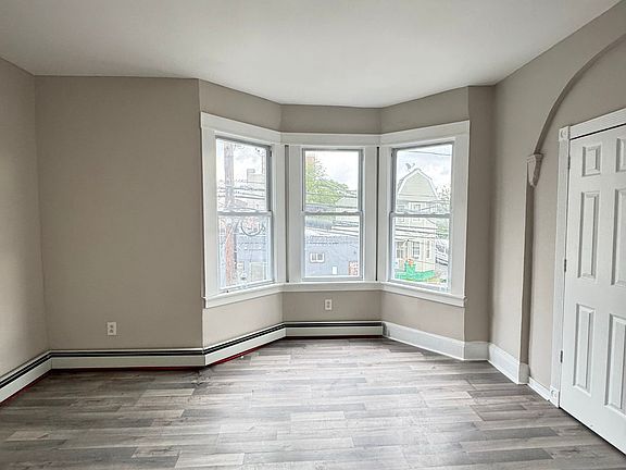 5th image of 77 Grant Ave #2