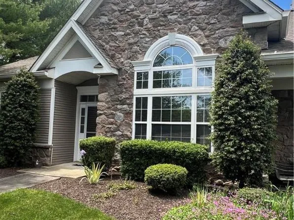1872 Jeanine Way, Hellertown, PA 18055