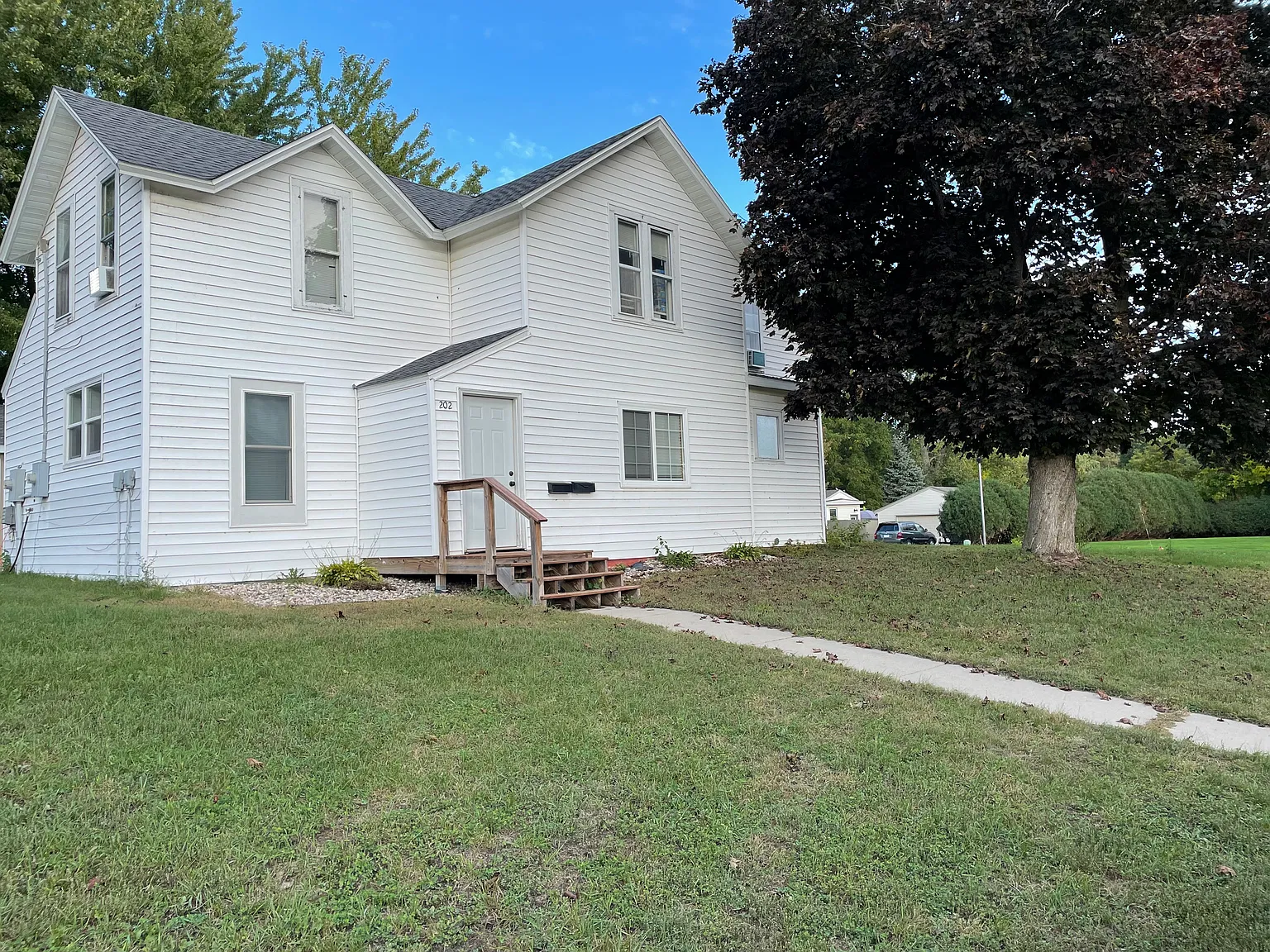 2 bed, 900 sqft, $700 — Photo 1
