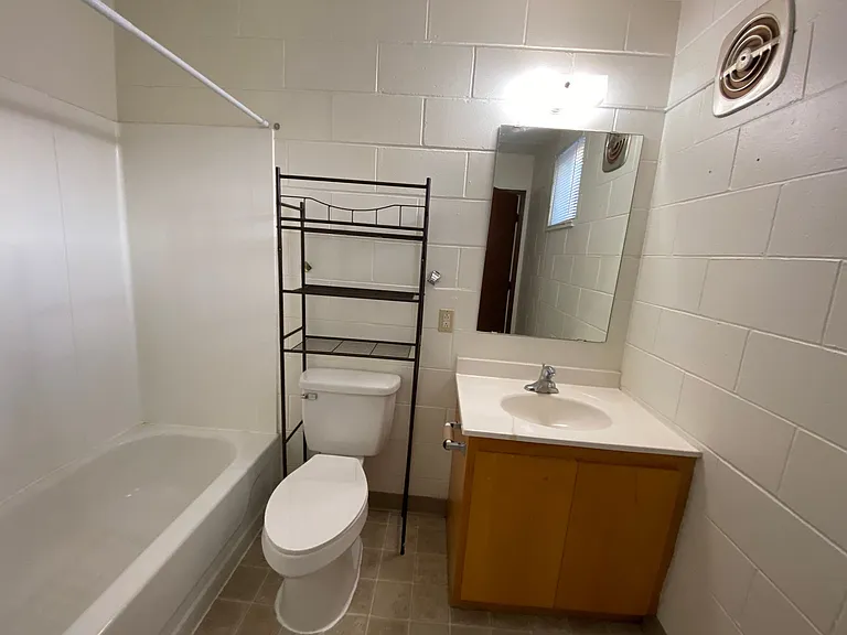 422 N Cedar Ave — Photo 7