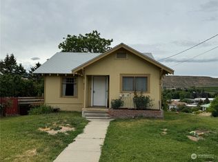 204 S Antwine Ave, Tonasket, WA 98855